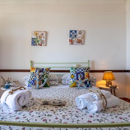 Madonna Della Scala Bed and Breakfast Castellabate Exteriör bild