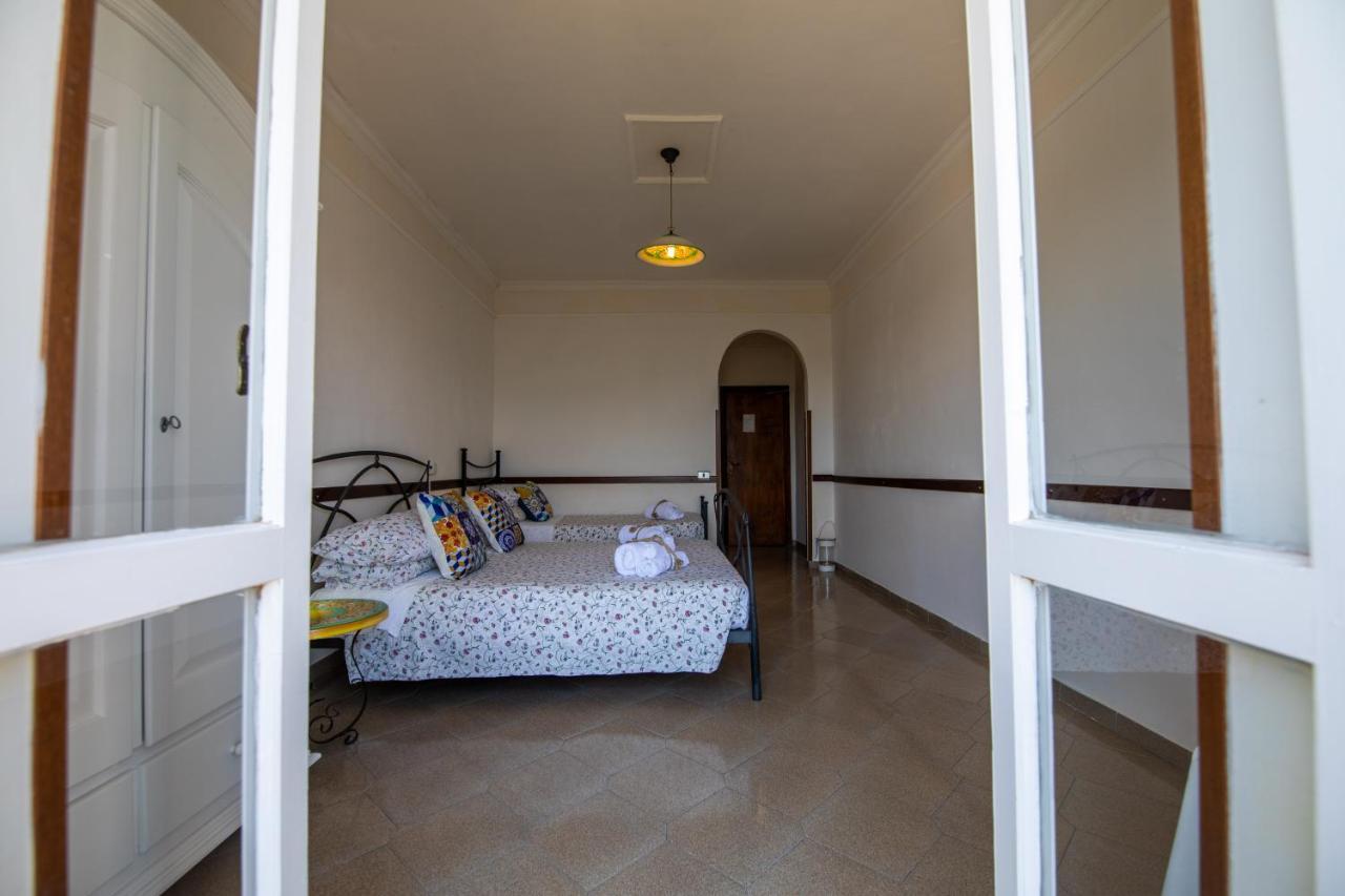Madonna Della Scala Bed and Breakfast Castellabate Exteriör bild