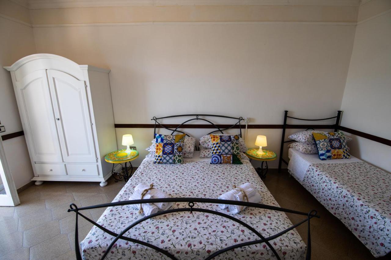 Madonna Della Scala Bed and Breakfast Castellabate Exteriör bild