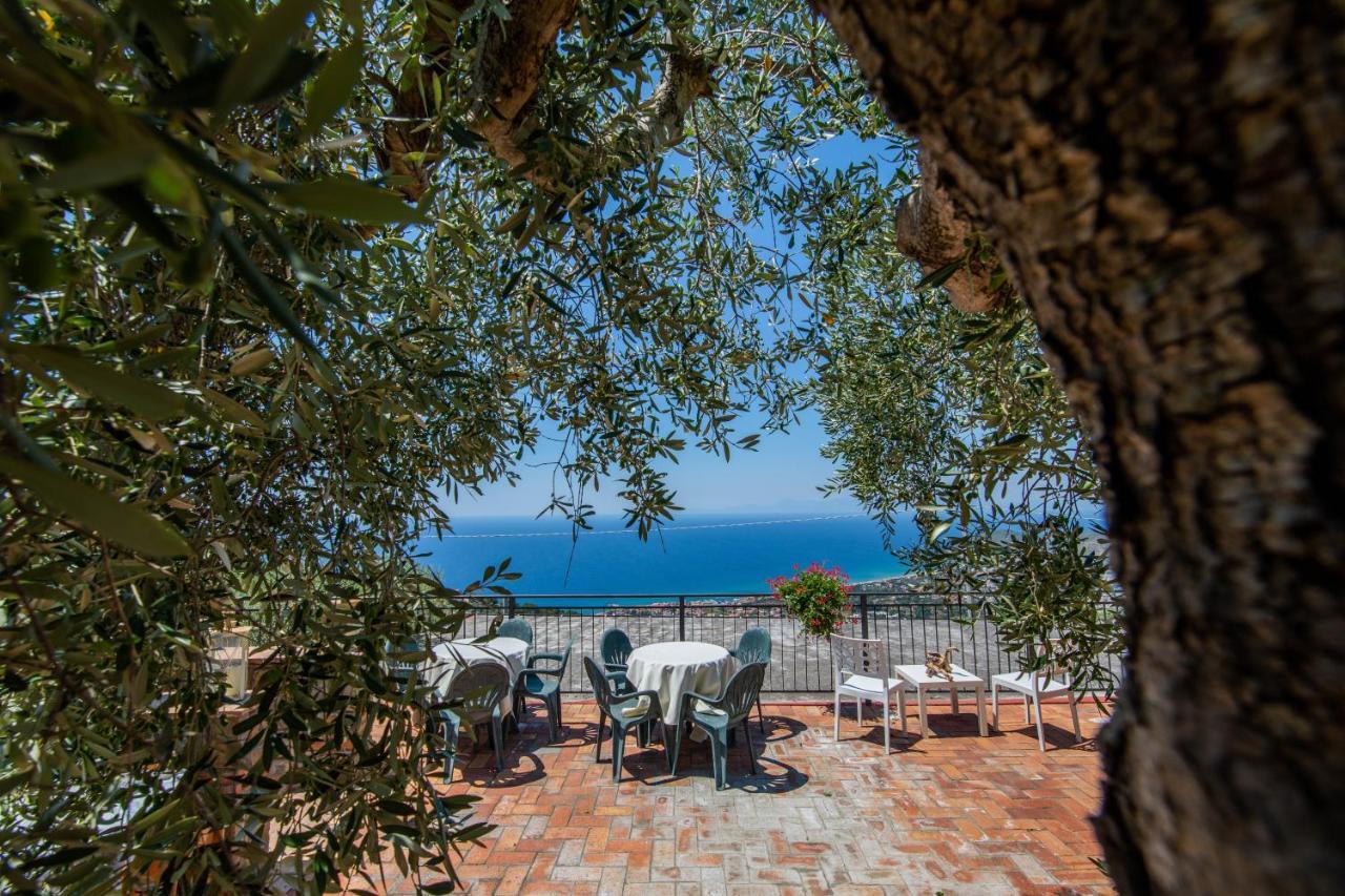 Madonna Della Scala Bed and Breakfast Castellabate Exteriör bild
