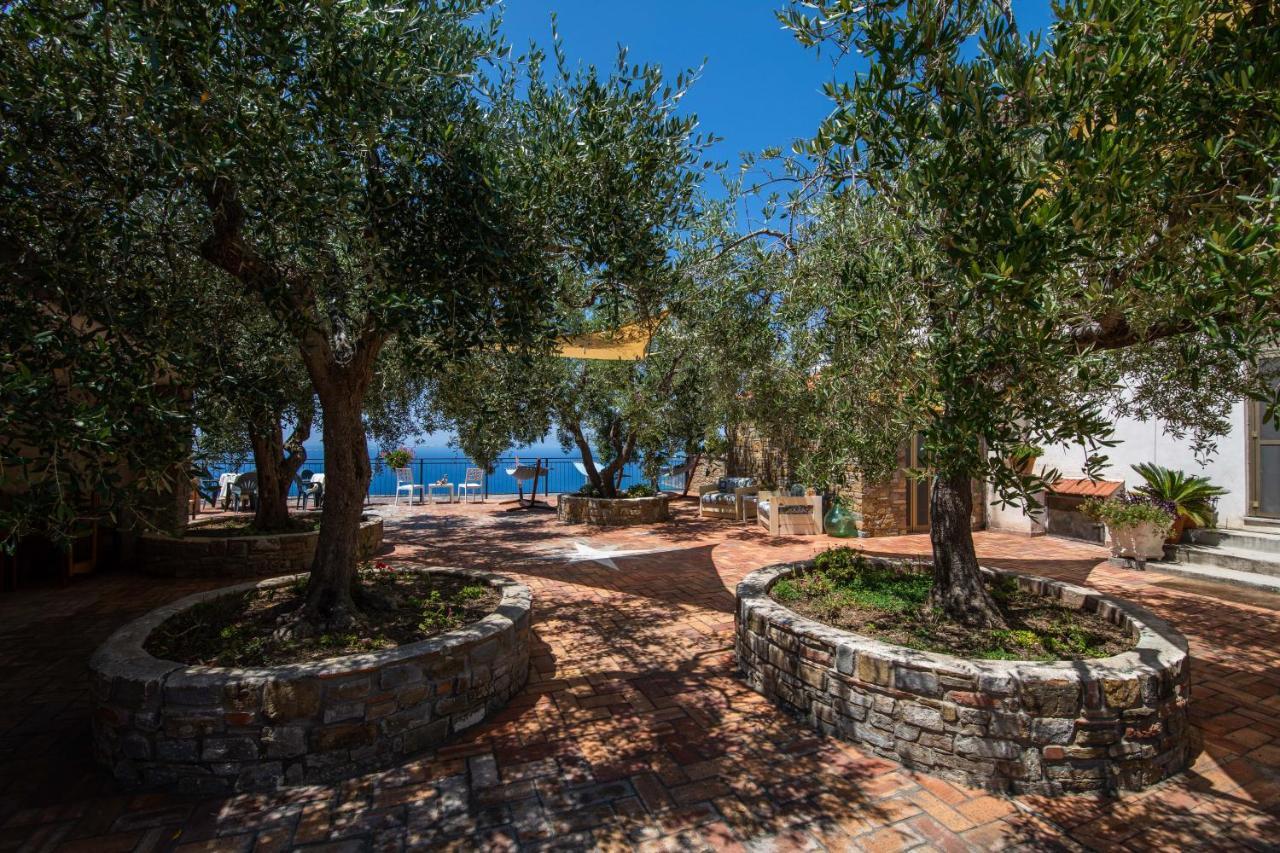 Madonna Della Scala Bed and Breakfast Castellabate Exteriör bild